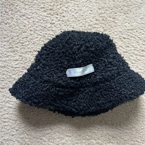 Black Curly Faux-Shearling Bucket Hat